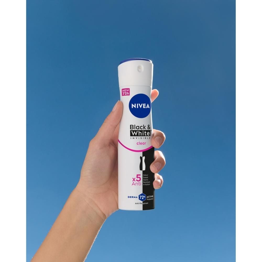 Nivea Black&White Invisible Clear Antyperspirant dla kobiet w spray'u 150 ml